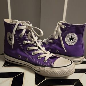 Converse Violet High-Top Shoes